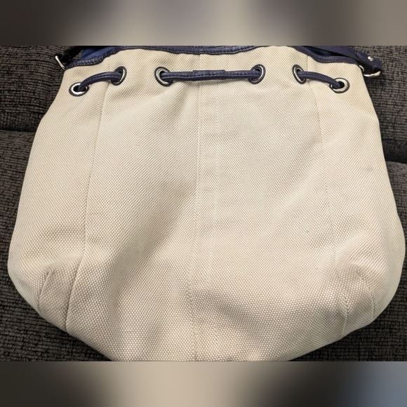 COACH BUCKET CREAM/NAVY LEATHER TRIM HOBO BAG. - Picture 12 of 16